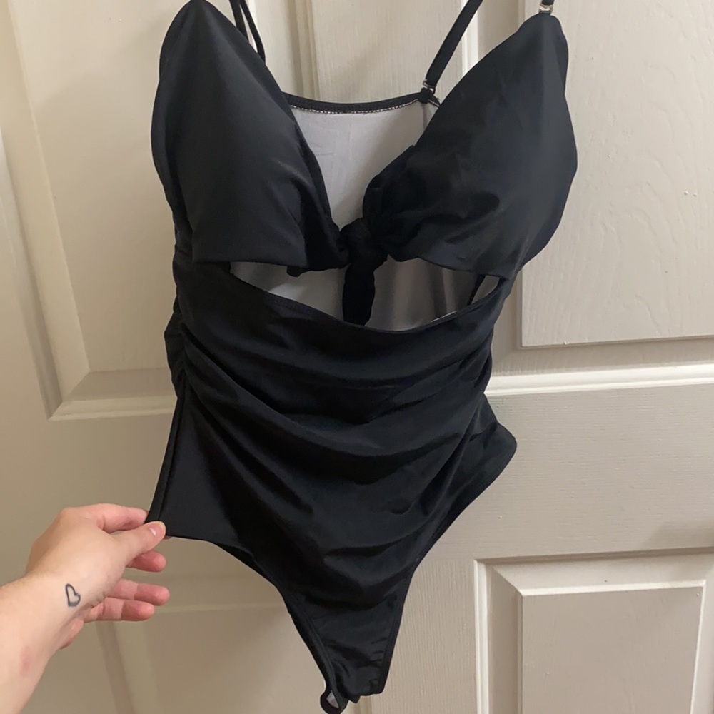 Amazon swimsuit brand new without tags. Black, size medium